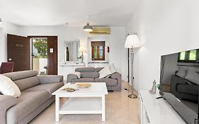 2 Bedroom Apartment Chloe With Communal Pool, Aphrodite Hills Resort